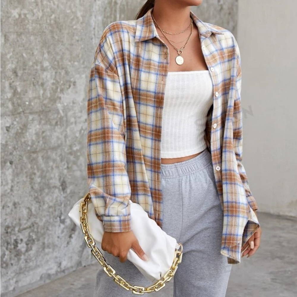 Women’s Medium Plaid Button Up Long Sleeve Shirt